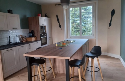 Ally Villa | La bourgeoise.