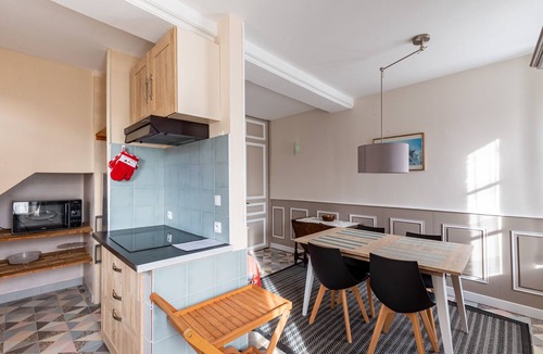 Villemanoche House | La Bourguignonne - Jolie maisonnette avec terrasse