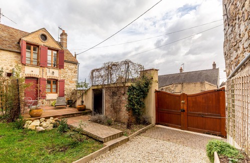 Villemanoche House | La Bourguignonne - Jolie maisonnette avec terrasse