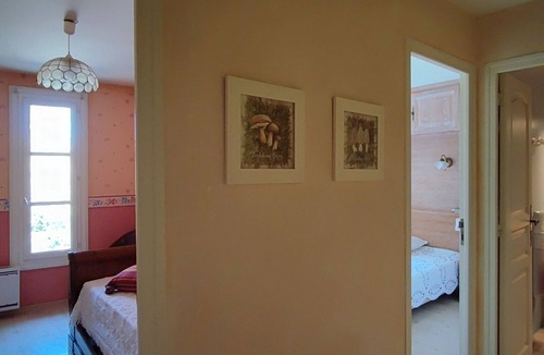 Puisserguier House | La Bouscade magnificent wooded area with swimming pool