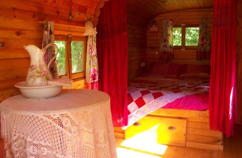 Segrie-Fontaine Bed & Breakfast | la boutique de laurence