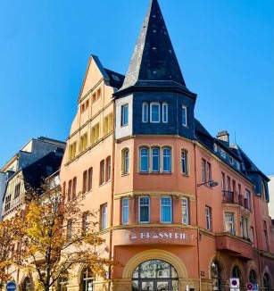 Nouvelle Ville Hostel | La Brasserie Hostel