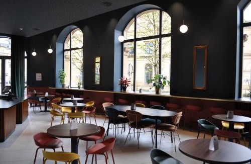 Nouvelle Ville Hostel | La Brasserie Hostel