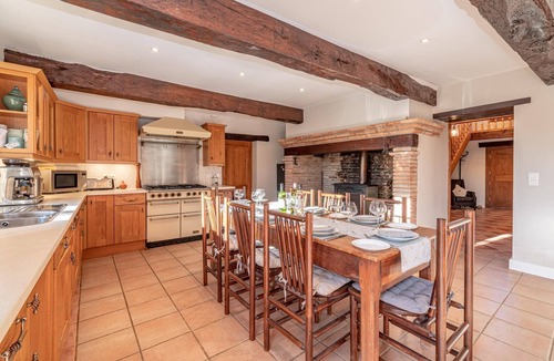 Lisle-sur-Tarn Villa | La Briqueterie - Five Bedroom Villa, Sleeps 10