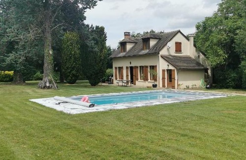 Saint-Sauveur-en-Puisaye House | La Bruyère