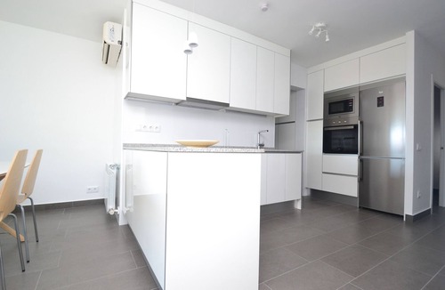 Sitges Apartment | La Bufera - Sleeps 6, three bedrooms , 2 bathrooms , balcony, comunal Pool.