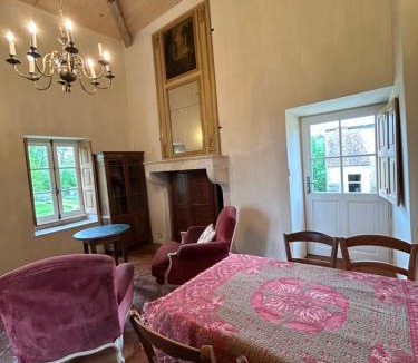 Moutiers-Saint-Jean Bed & Breakfast | La Buffonnerie