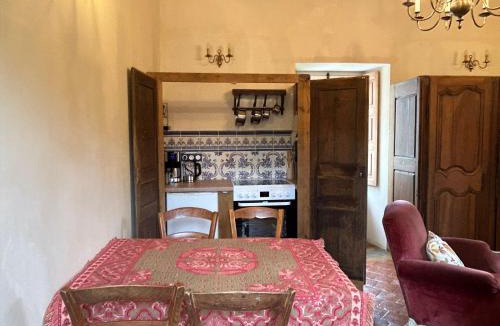 Moutiers-Saint-Jean Bed & Breakfast | La Buffonnerie