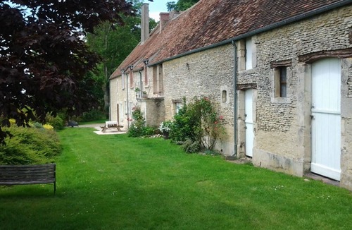 Les Moutiers-en-Auge House | La Buissonnière, a very large 18th-century house with swimming pool.