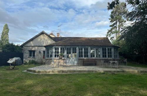 Boutigny-Prouais Villa | La Buissonnière