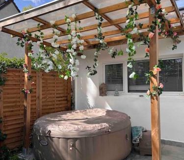 Sainte-Genevieve-des-Bois Apartment | La Bulle spa barbecue netflix - Paris Orly