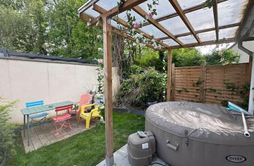 Sainte-Genevieve-des-Bois Apartment | La Bulle spa barbecue netflix - Paris Orly