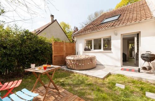 Sainte-Genevieve-des-Bois Apartment | La Bulle spa barbecue netflix - Paris Orly