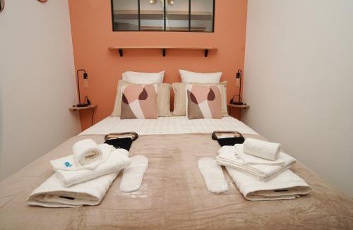 Montargis Apartment | La Bulle Chic, Netflix - central