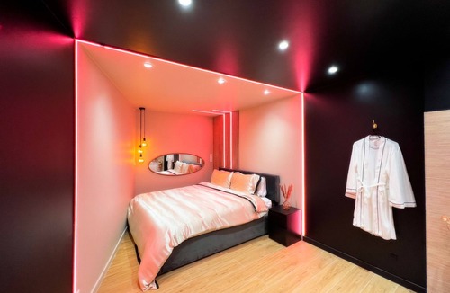 La Roche-sur-Yon House | La Bulle d'Amour - Luxury suite & SPA