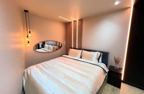 La Roche-sur-Yon House | La Bulle d'Amour - Luxury suite & SPA