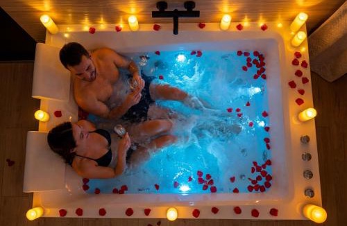 La Roche-sur-Yon Apartment | La Bulle d'Amour - Suite luxe & Spa