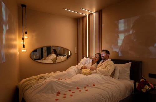 La Roche-sur-Yon Apartment | La Bulle d'Amour - Suite luxe & Spa