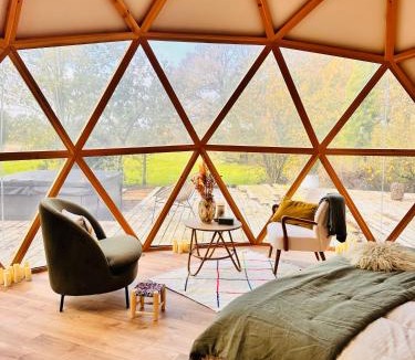 Saint-Georges-Montcocq House | La bulle d'Ostara