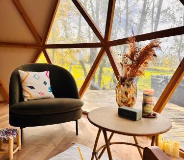 Saint-Georges-Montcocq House | La bulle d'Ostara