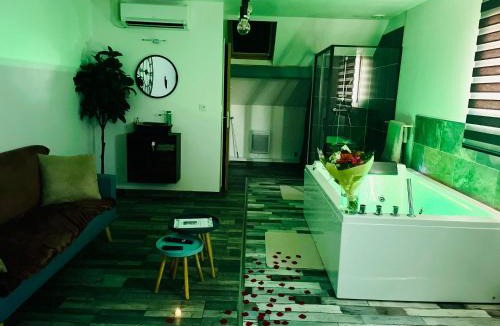 Tigy Apartment | La Bulle de Romance - Love Room