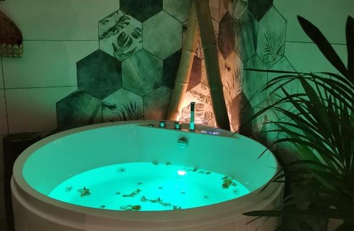 Bassevelle Bed & Breakfast | La bulle suspendue