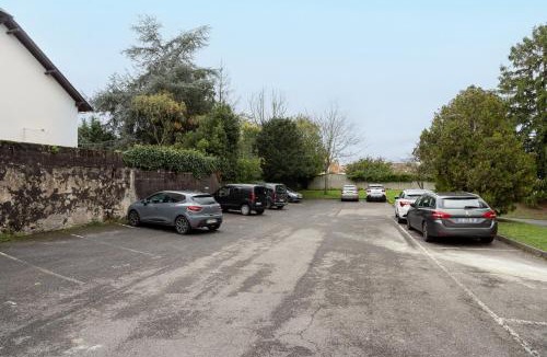 Saint-Sebastien-sur-Loire Apartment | La Butte Enchantée - WIFI Fibre TV - Baignoire - Parking Gratuit