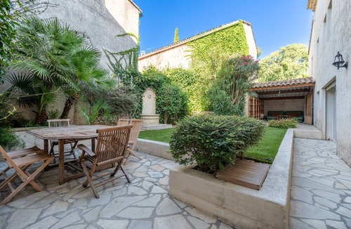 Mudaison House | La Célestine - Belle maison en pierre de 250m2 avec jardin
