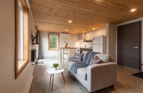 Sainte-Lucie-des-Laurentides Apartment | La Sagesse - Le loft avec vue WOW sur le lac