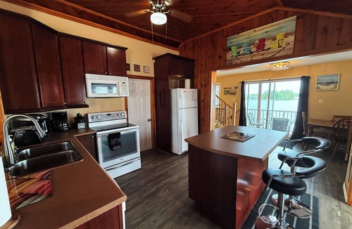 West Nipissing Ski Chalet | Lakefront Chalet - Eagle's Nest