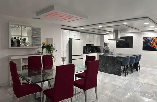 Ludlam House | La Cabanas
