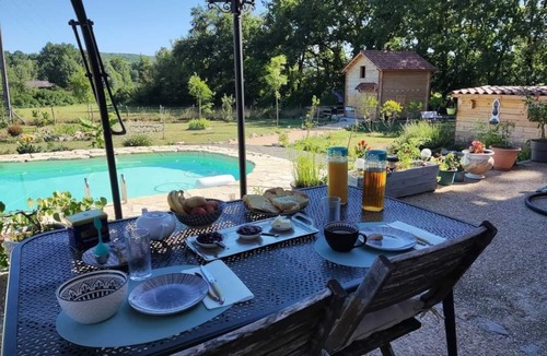 Varen Ski Chalet | La cabane aux oiseaux chalet with swimming pool.