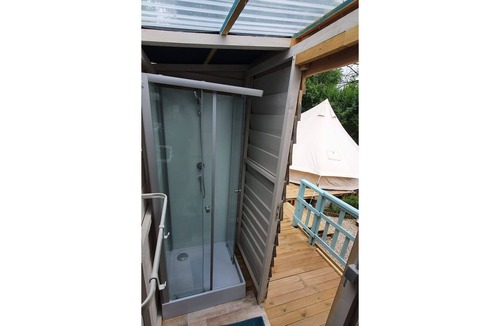 La Calotterie Cabin | LA CABANE BLEUE Glamping camping with all comforts