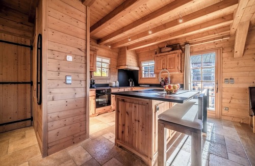 Araches-la-Frasse Ski Chalet | La Cabane - Cozy Chalet in Les Carroz d'Arâches