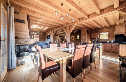 Araches-la-Frasse Ski Chalet | La Cabane - Cozy Chalet in Les Carroz d'Arâches