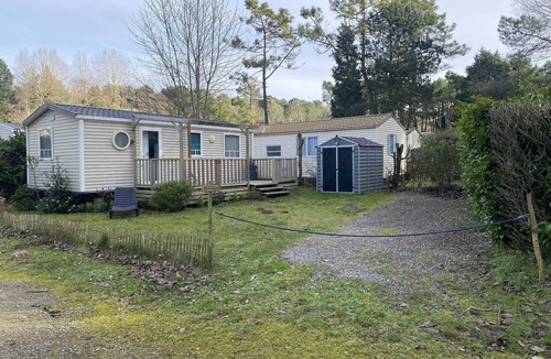 Camiers House | La Cabane d'Arthur in 3 star campsite (Air conditioning, Heated pool)