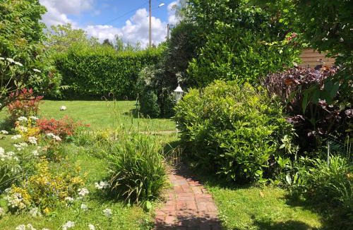 Saint-Ouen-du-Tilleul House | La Cabane de l'église