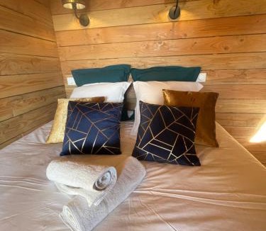 Les Landes-Genusson Ski Chalet | La Cabane dans les Arbres - Les Pieds dans le Pré