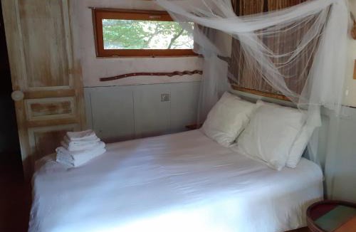 Couze-et-Saint-Front Bed & Breakfast | La cabane de l'oiseau