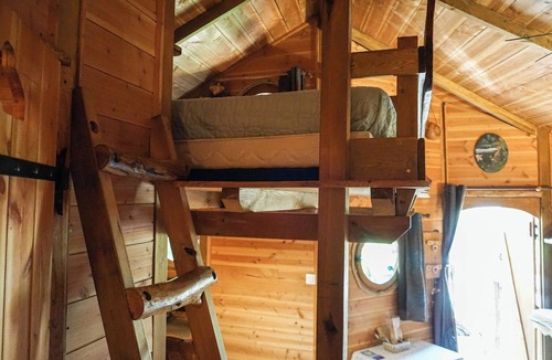 Pietroso Cabin | La cabane du bandit (tree house with Jacuzzi)