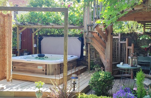 Laval Cabin | LA CABANE DU BON CHEMIN, SPA