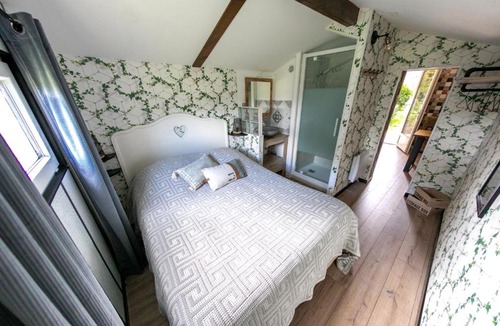 Annebault House | La cabane du Cardinal B&B