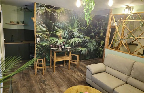 Chateauroux Apartment | "La Cabane"