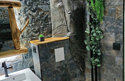 Chateauroux Apartment | "La Cabane"