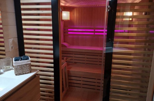 Le Thoureil Cottage | La Cabane Bois des Roses