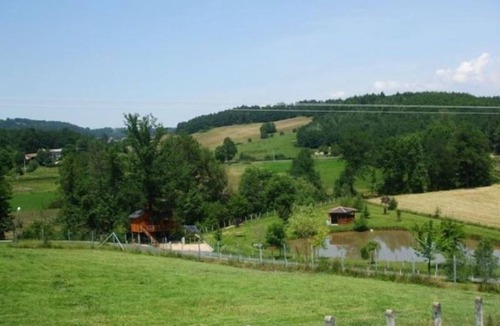 Saint-Dier-dʼAuvergne House | La Cabane Dans les Arbres