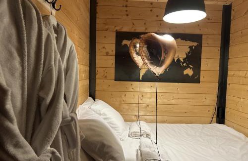 Saint-Laurent-dAndenay House | La Cabane SPA