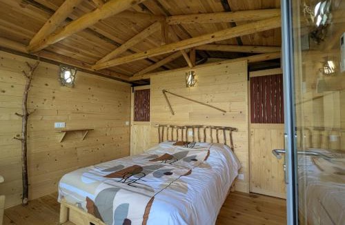 Saint-Paulien Bed & Breakfast | "La cabane", la roseraie de Zoubiroux
