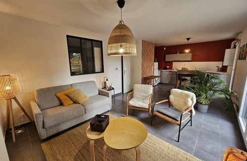 Genas Apartment | La Cabane-Loft-Garden view-Private Bathroom-Apartment