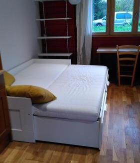 Heubecourt-Haricourt Apartment | La cabane Rouge